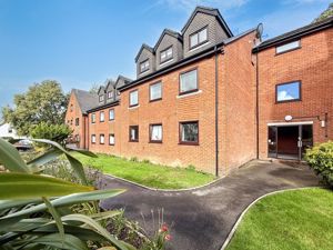 Front - Ground FLoor Flat - click for photo gallery